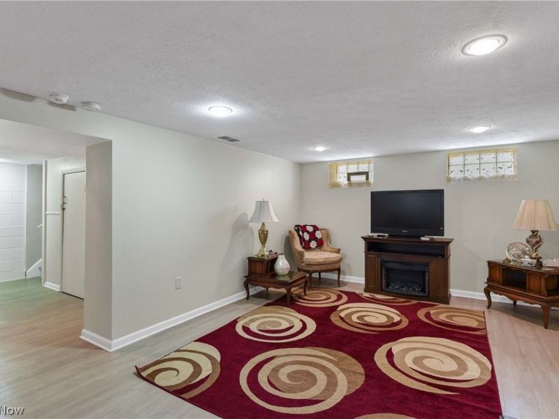 6483 Fernhurst Avenue, Parma Heights, OH 44130 Photo 39