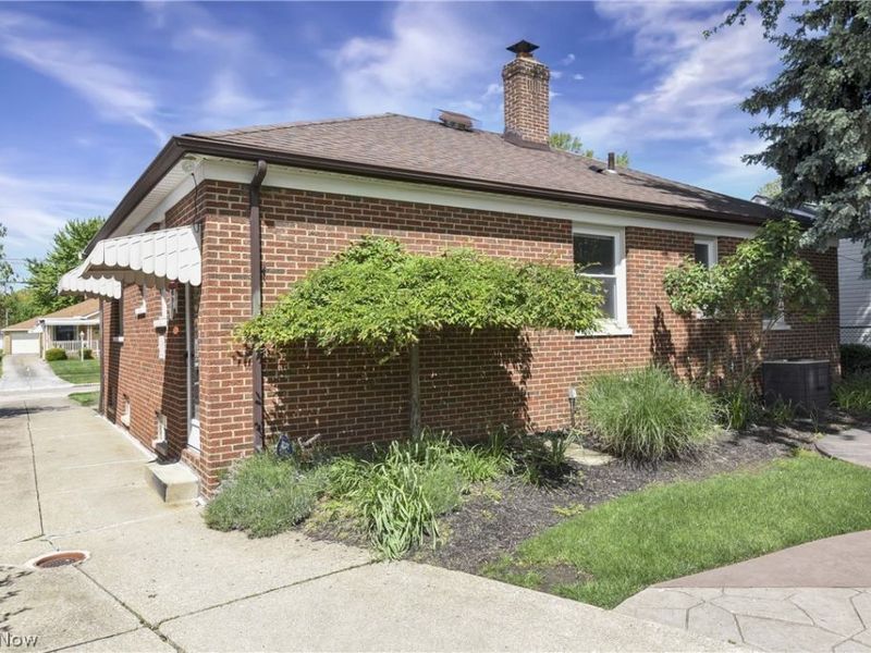 6483 Fernhurst Avenue, Parma Heights, OH 44130 Photo 4