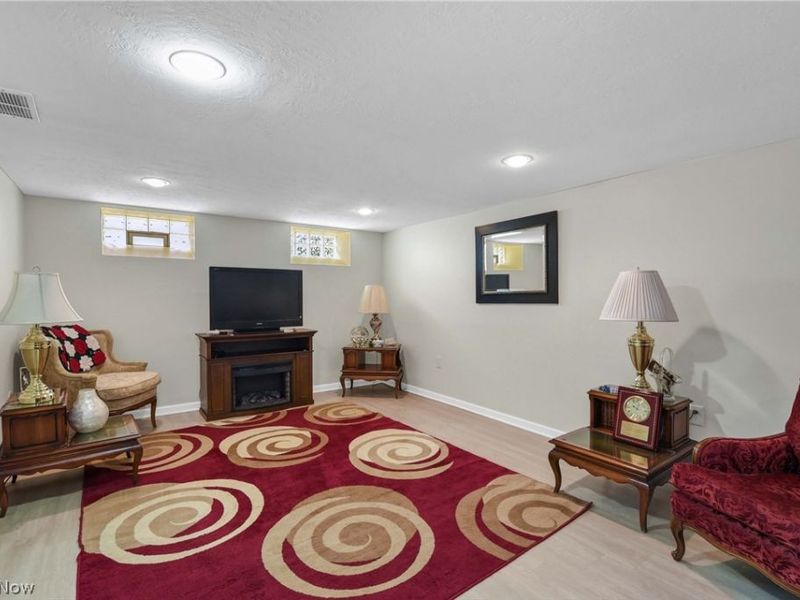 6483 Fernhurst Avenue, Parma Heights, OH 44130 Photo 40