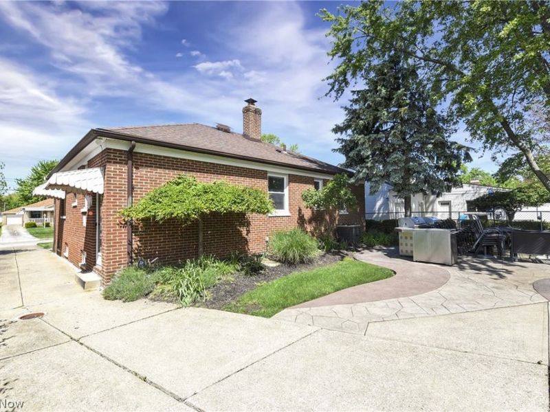 6483 Fernhurst Avenue, Parma Heights, OH 44130 Photo 6