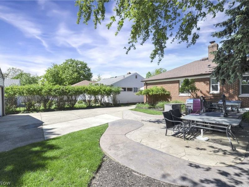 6483 Fernhurst Avenue, Parma Heights, OH 44130 Photo 7