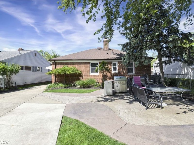 6483 Fernhurst Avenue, Parma Heights, OH 44130 Photo 8