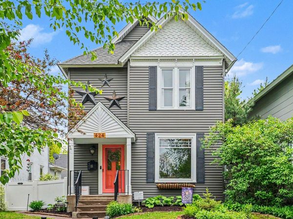 424 8th Avenue NE, Minneapolis, MN 55413