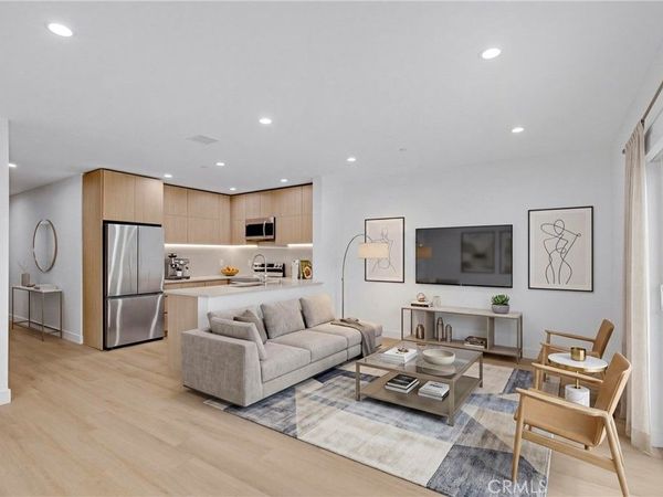 5222 Strohm Avenue, North Hollywood, CA 91601