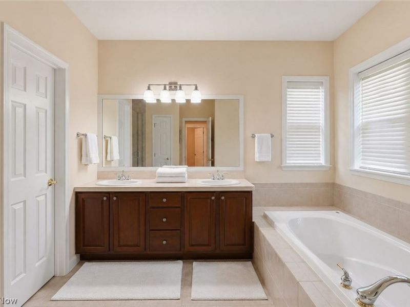 36939 Wexford Drive, Solon, OH 44139 Photo 17