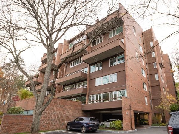 241 Perkins St, Unit D204, Boston, MA 02130