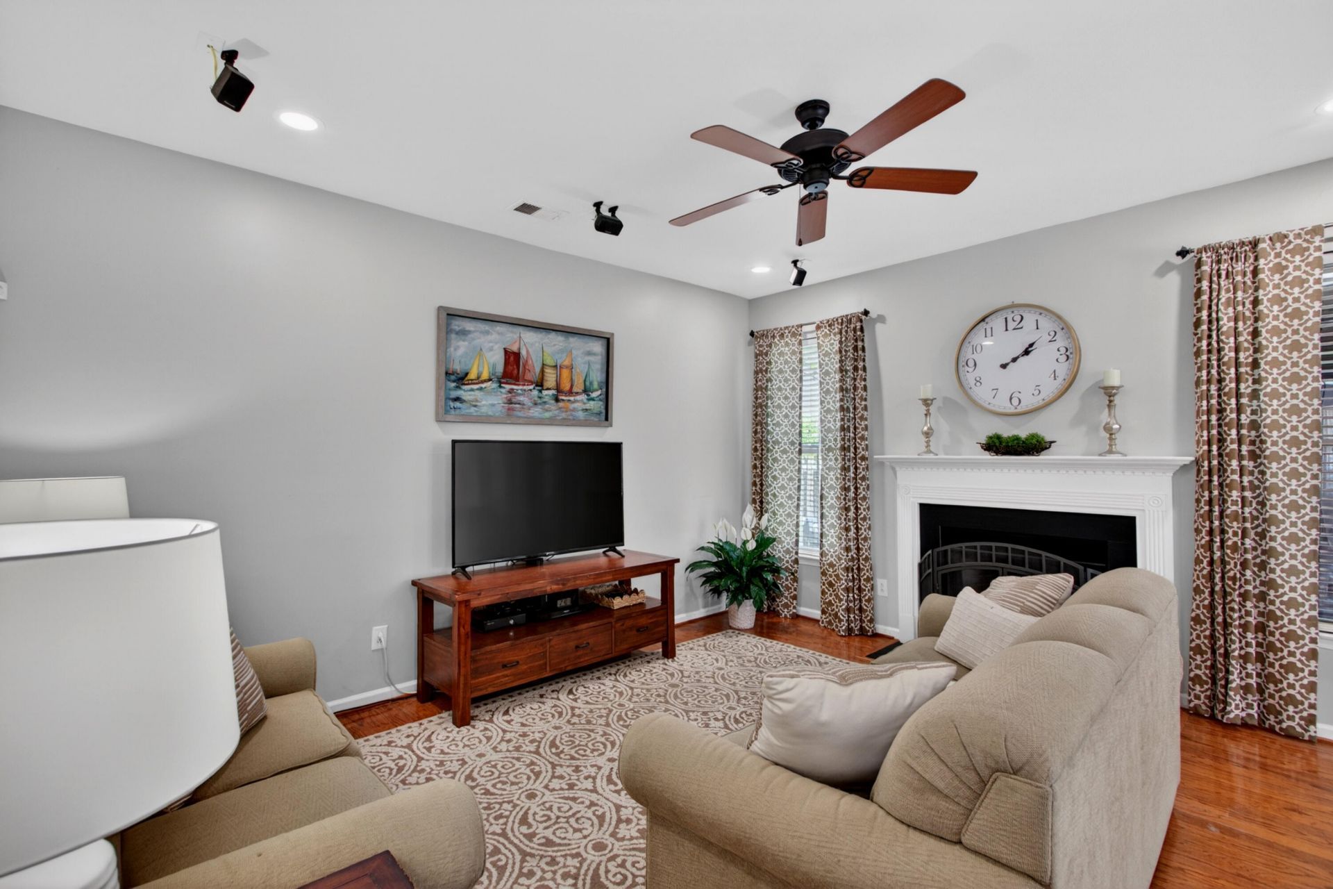 535 Delafield Drive Photo 20