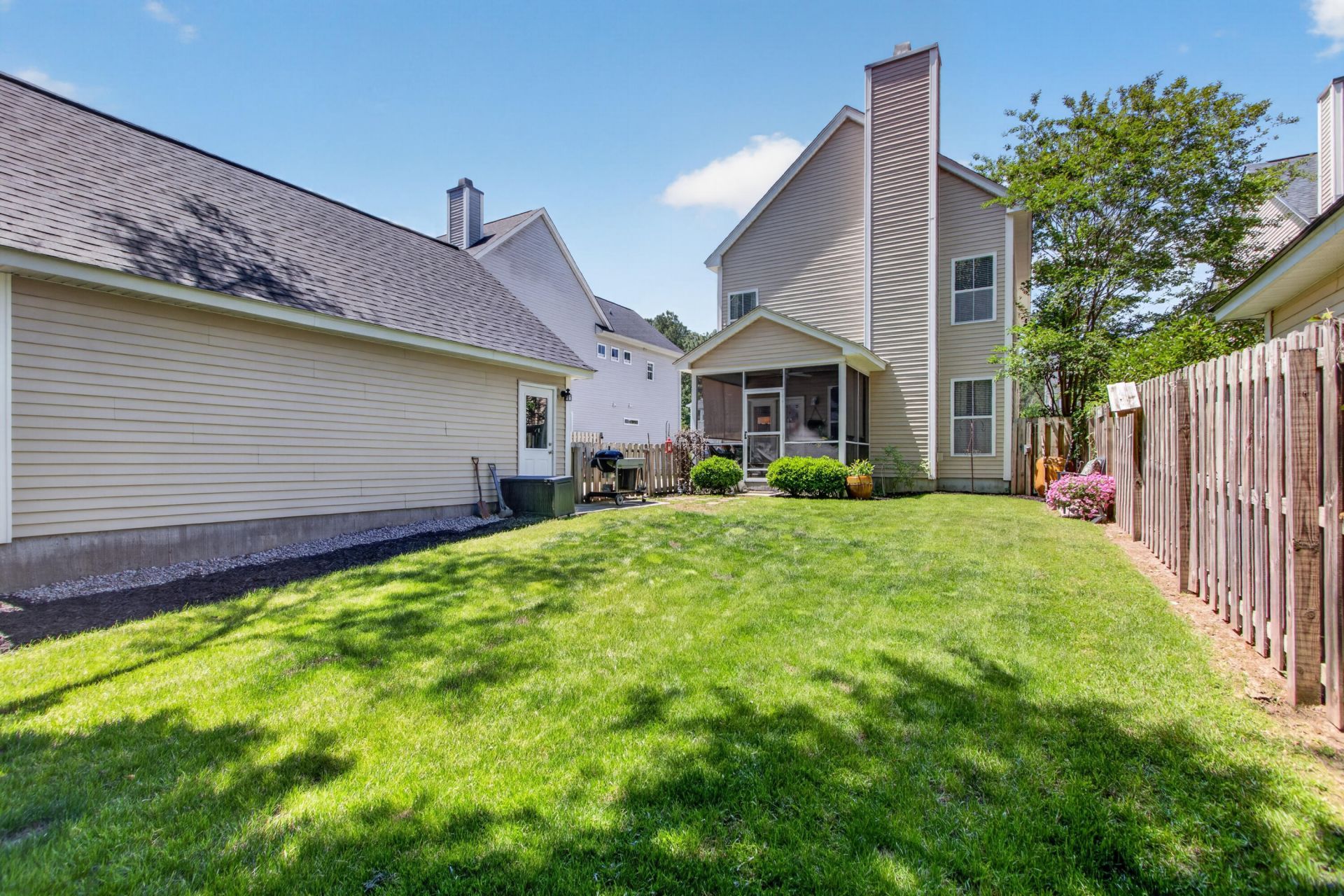 535 Delafield Drive Photo 41
