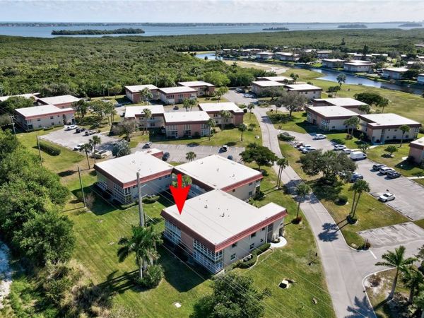 107 Spring Lake Court, Unit 206, Vero Beach, FL 32962