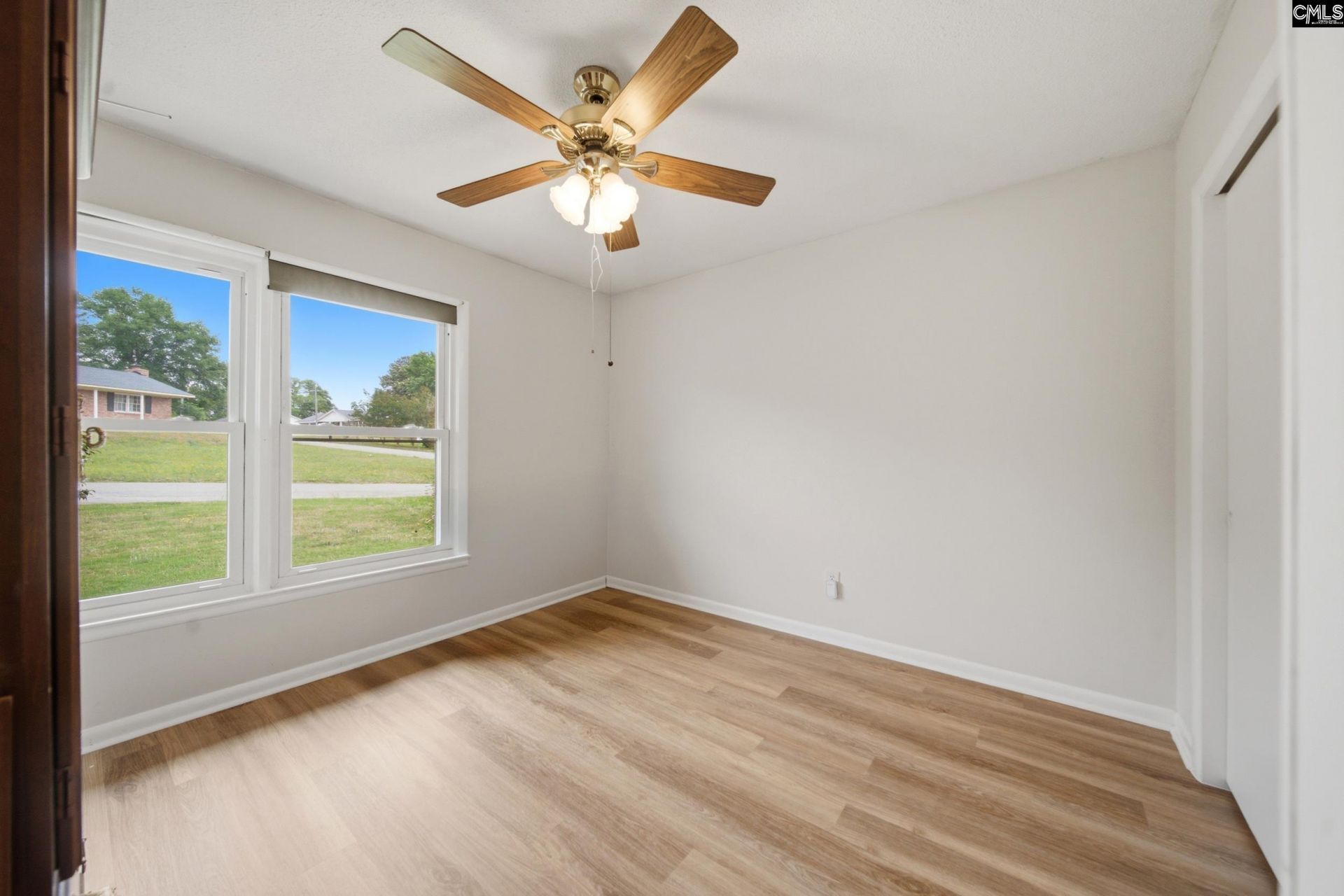 2001 Shelby Drive Photo 17