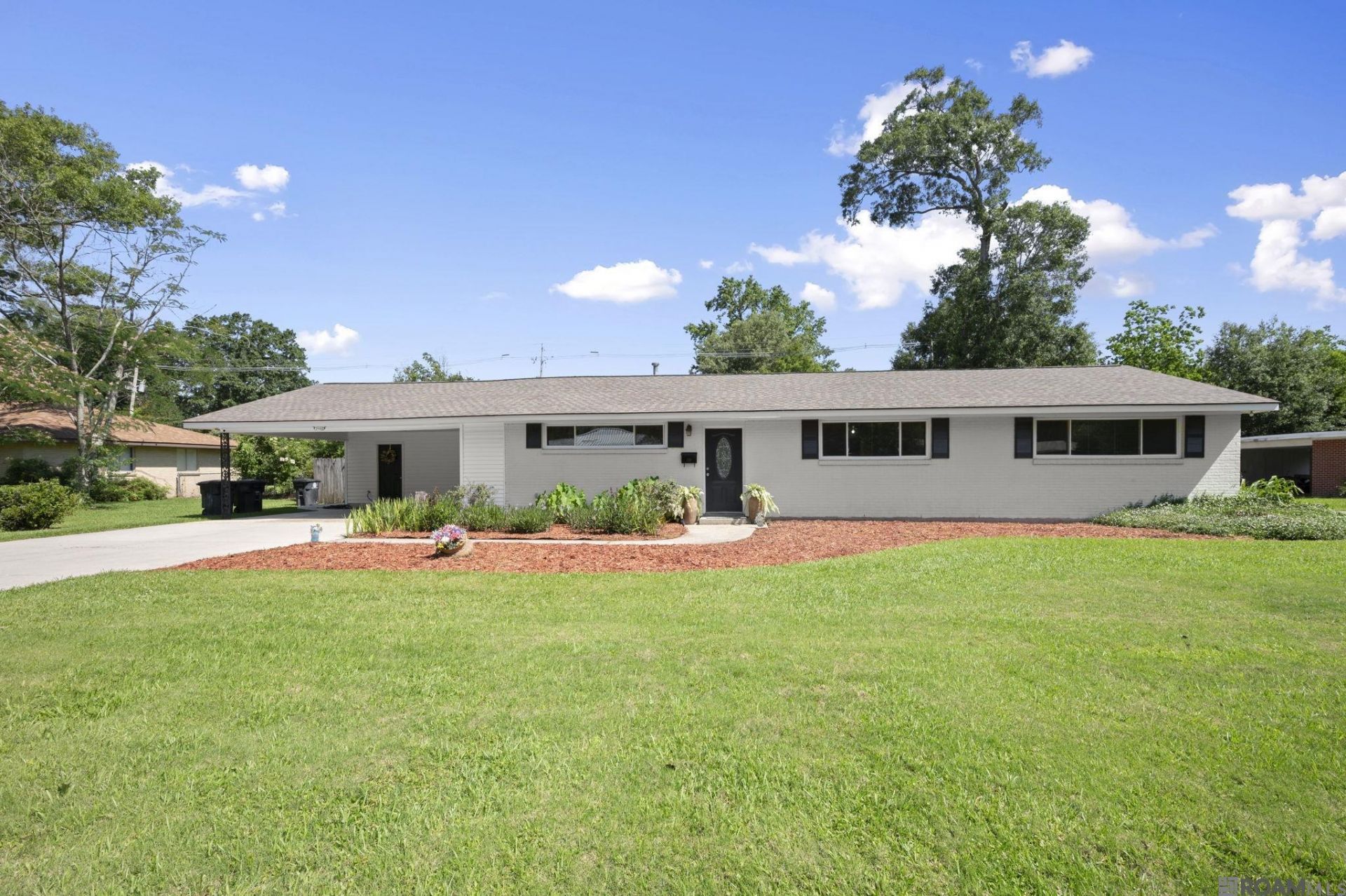 11555 Robin Hood Dr, Baton Rouge, LA 70815 Main Photo