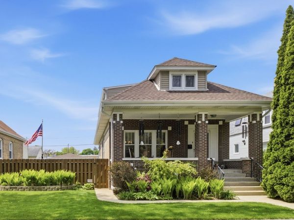 5320 N Lovejoy Avenue , Chicago, IL 60630