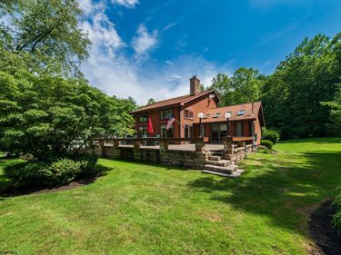 102 Country Club Court, Terra Alta, WV 26764