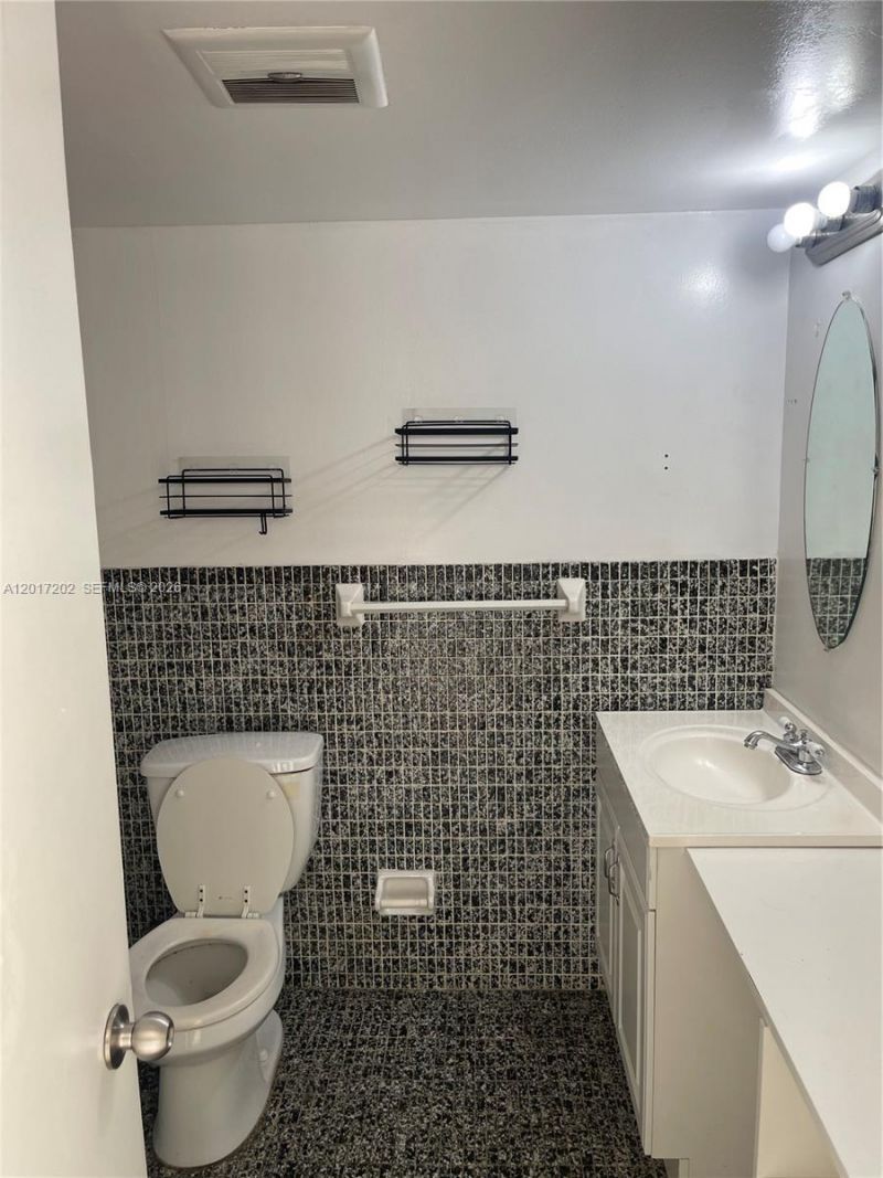1660 NE 191st St , Unit 313-1, Miami, FL 33179 Photo