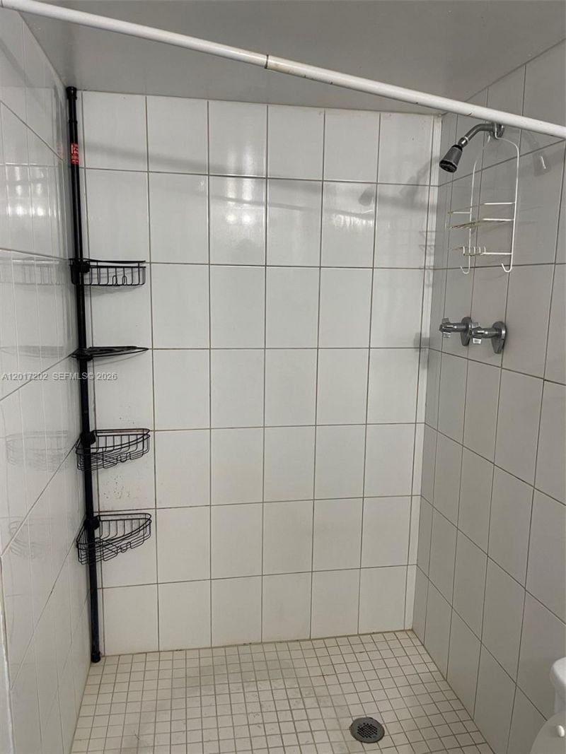 1660 NE 191st St , Unit 313-1, Miami, FL 33179 Photo