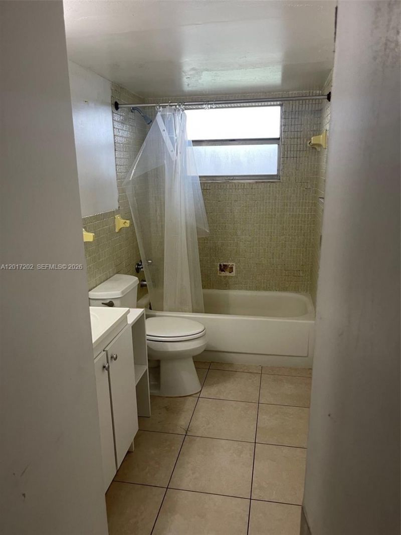 1660 NE 191st St , Unit 313-1, Miami, FL 33179 Photo