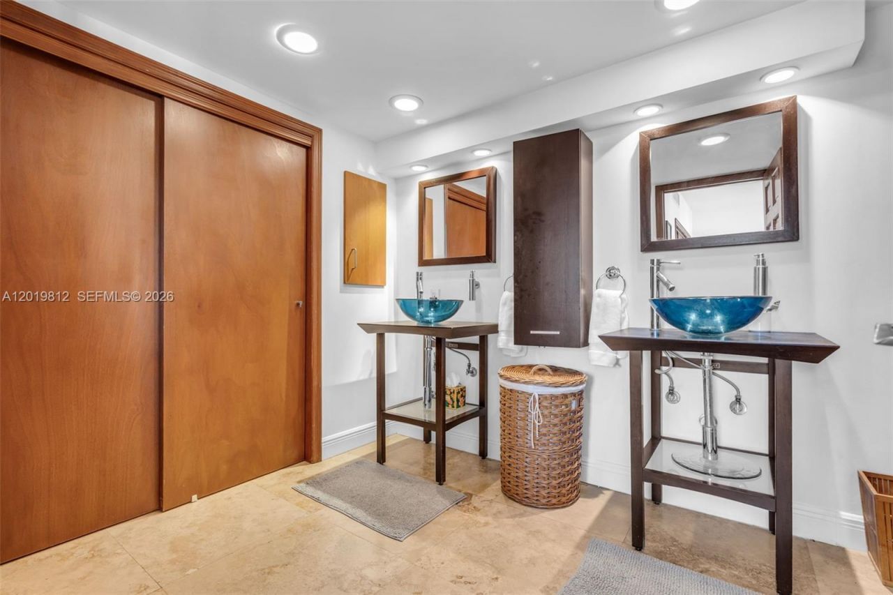 209 E Enid Dr, Unit 36, Key Biscayne, FL 33149 Photo