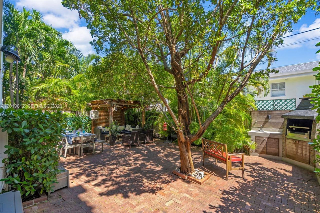209 E Enid Dr, Unit 36, Key Biscayne, FL 33149 Photo