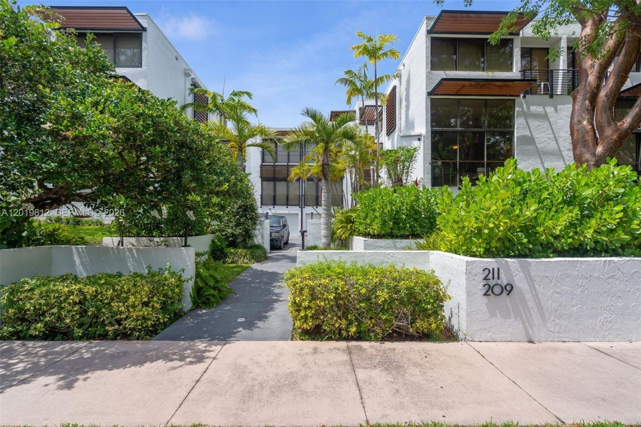 209 E Enid Dr, Unit 36, Key Biscayne, FL 33149 Photo