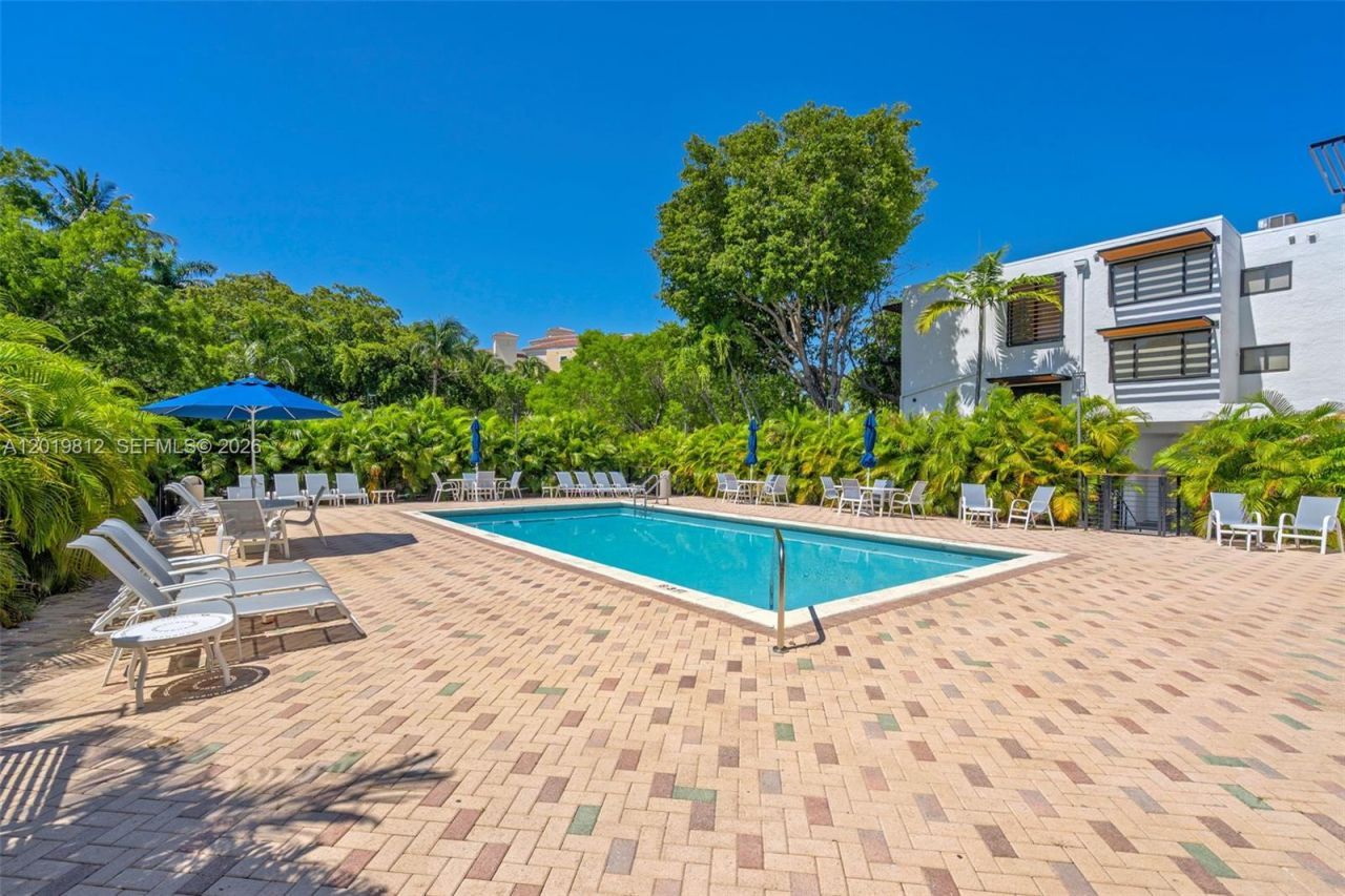209 E Enid Dr, Unit 36, Key Biscayne, FL 33149 Photo
