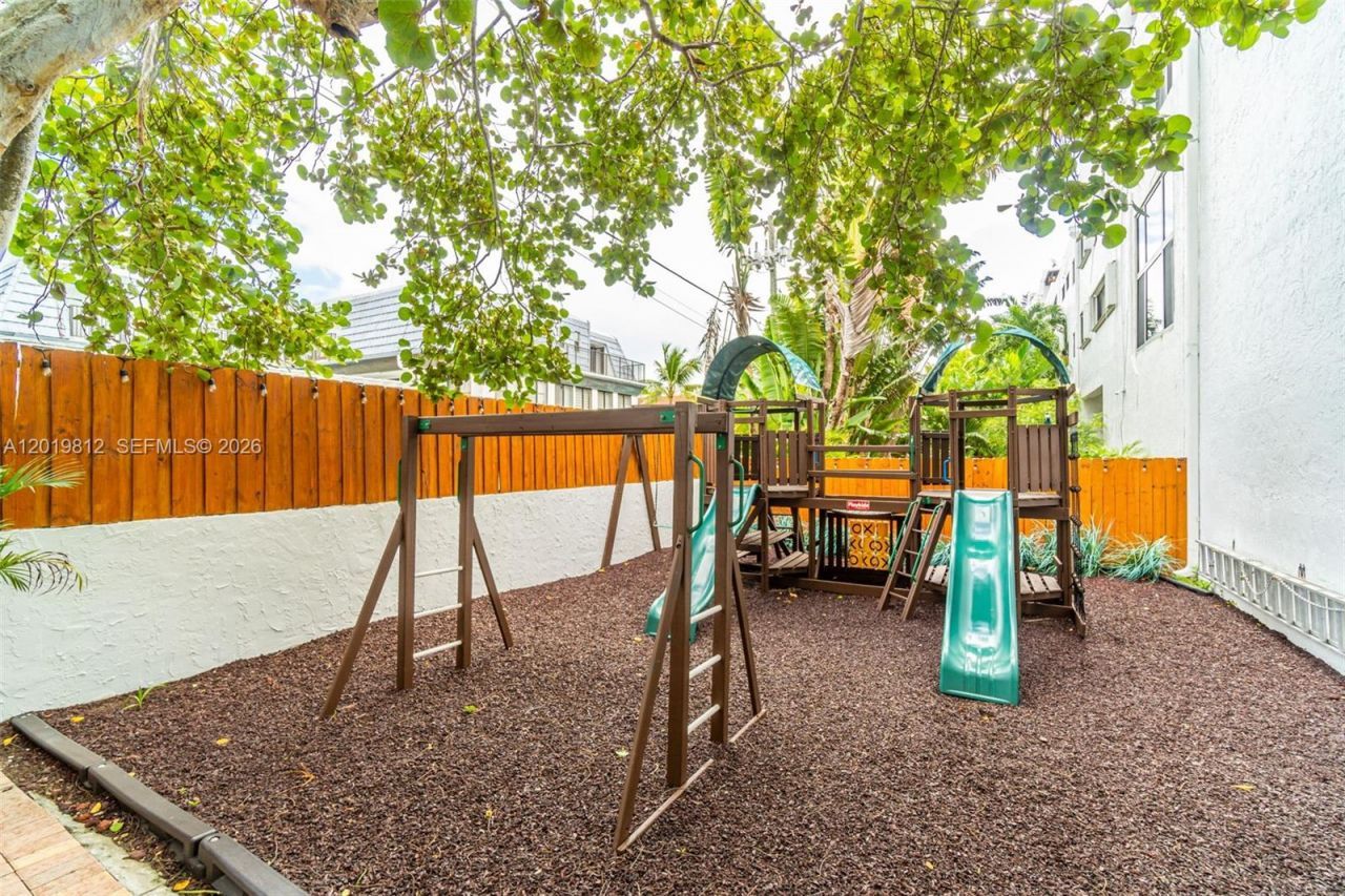 209 E Enid Dr, Unit 36, Key Biscayne, FL 33149 Photo