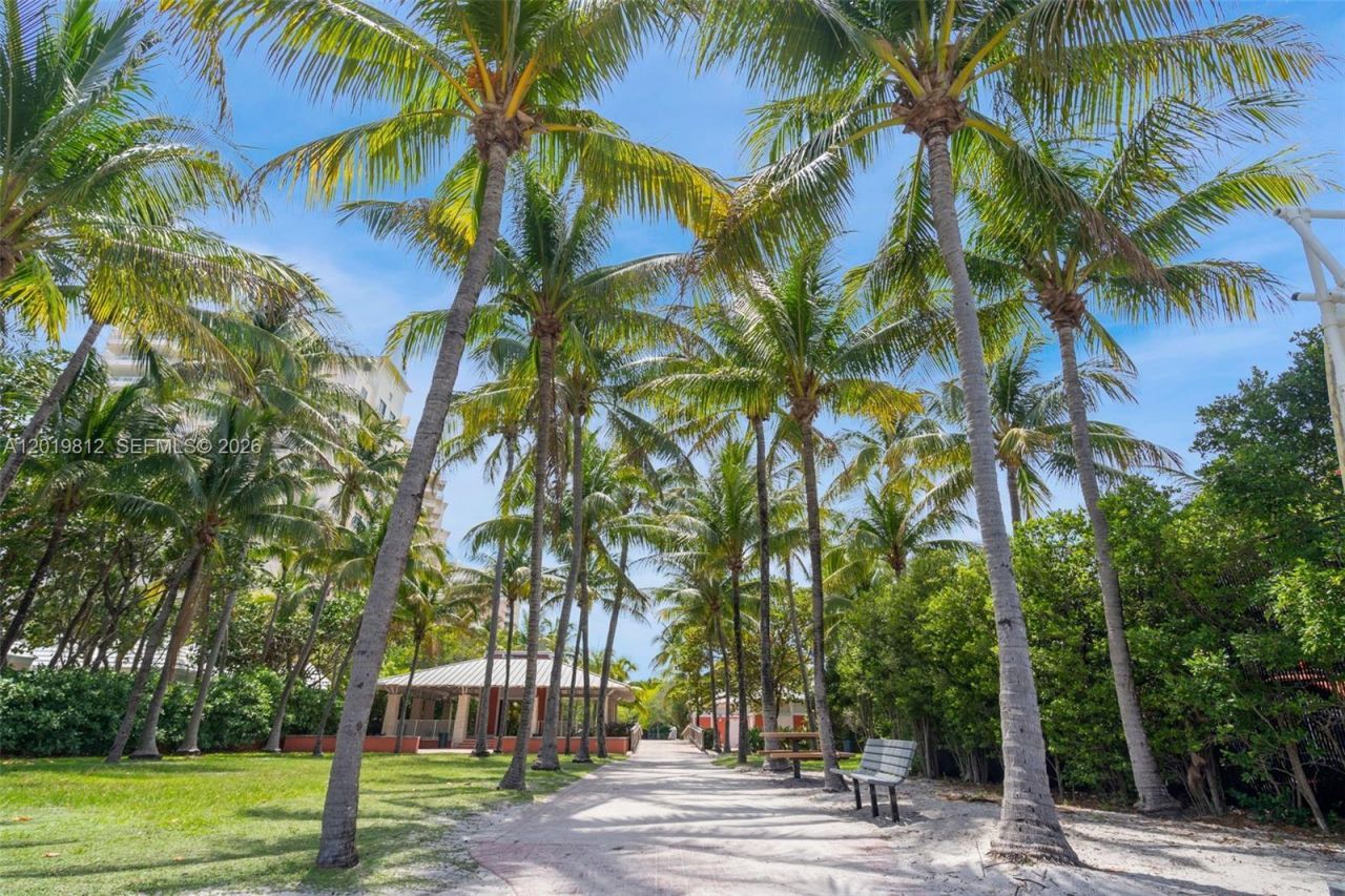 209 E Enid Dr, Unit 36, Key Biscayne, FL 33149 Photo