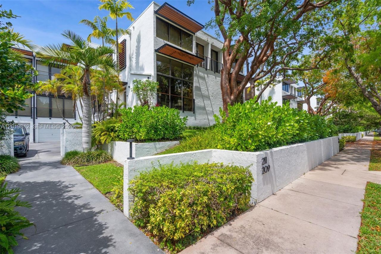 209 E Enid Dr, Unit 36, Key Biscayne, FL 33149 Photo