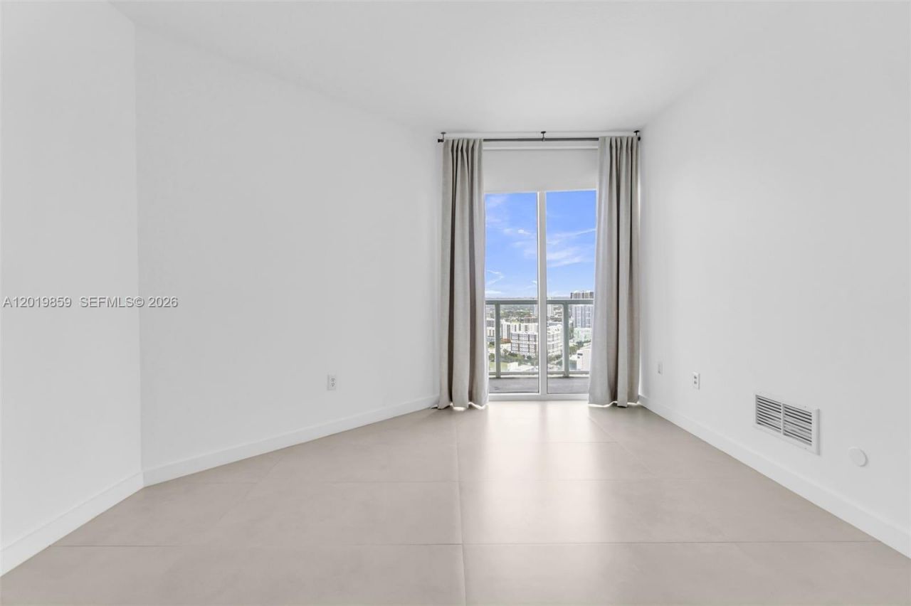 1900 N Bayshore Dr , Unit 3216, Miami, FL 33132 Photo