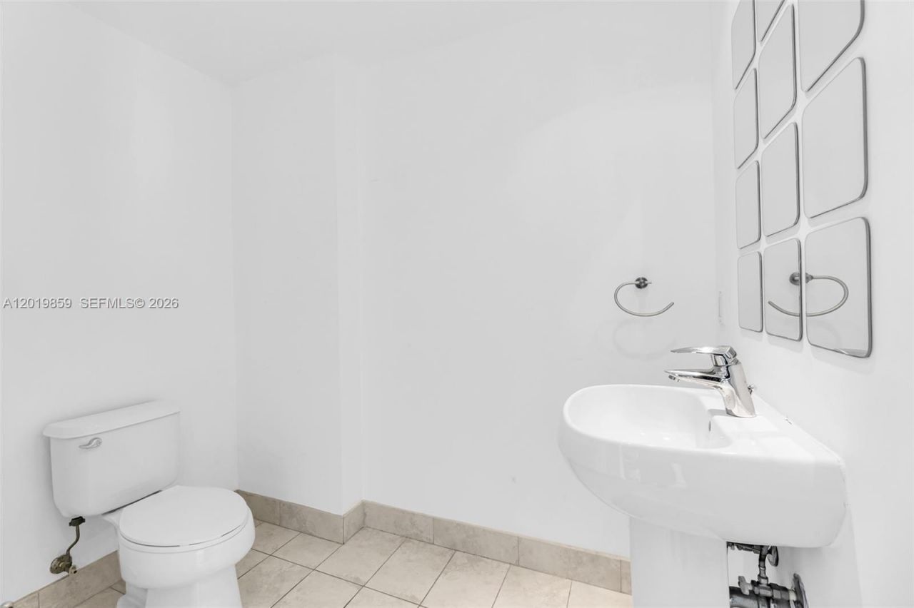 1900 N Bayshore Dr , Unit 3216, Miami, FL 33132 Photo