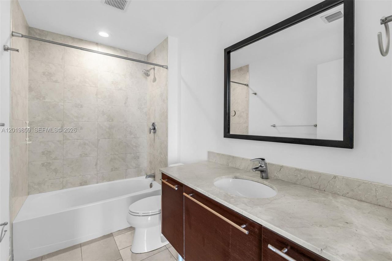 1900 N Bayshore Dr , Unit 3216, Miami, FL 33132 Photo