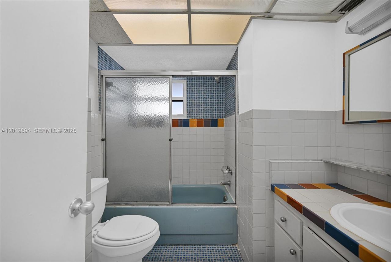 1075 NE Miami Gardens Dr , Unit 408, Miami, FL 33179 Photo