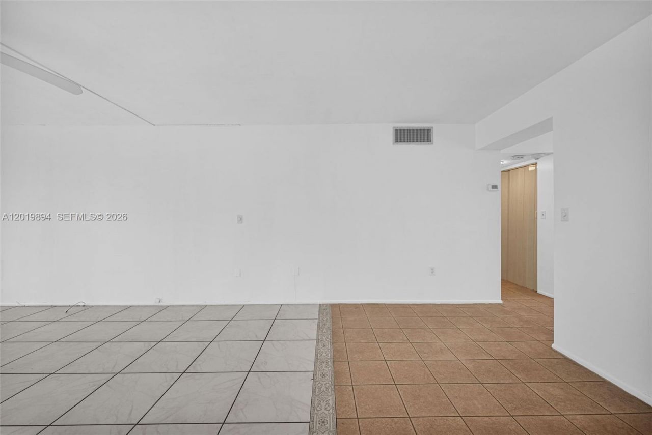 1075 NE Miami Gardens Dr , Unit 408, Miami, FL 33179 Photo