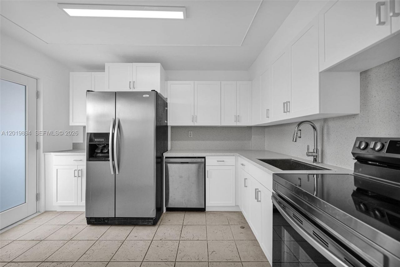 1075 NE Miami Gardens Dr , Unit 408, Miami, FL 33179 Photo