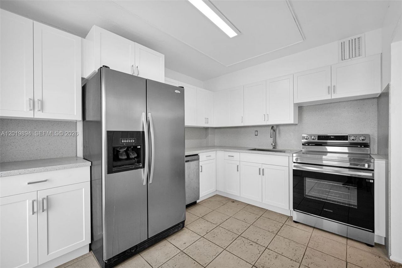 1075 NE Miami Gardens Dr , Unit 408, Miami, FL 33179 Photo
