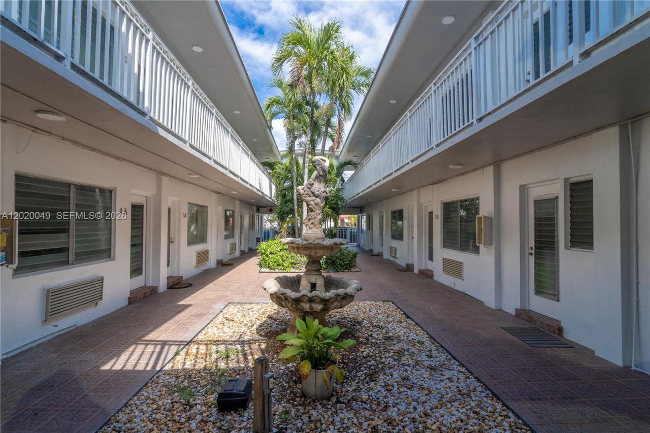 7640 Carlyle Ave, Unit 1A, Miami Beach, FL 33141 Photo