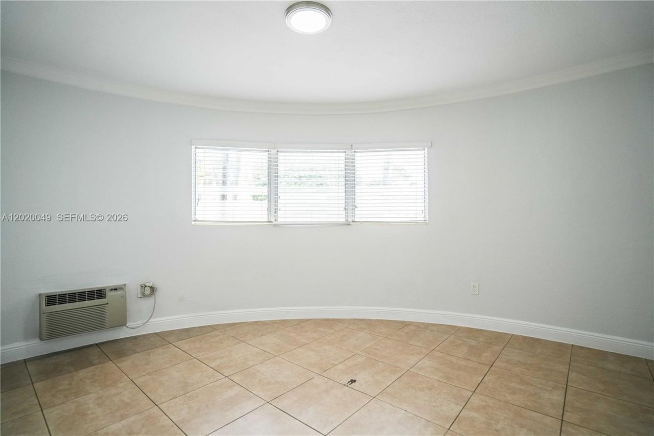 7640 Carlyle Ave, Unit 1A, Miami Beach, FL 33141 Photo