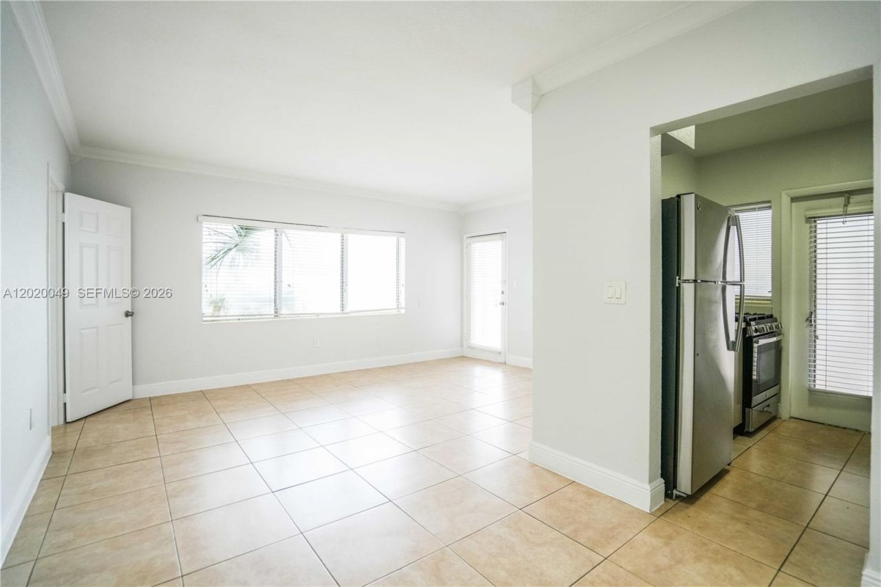 7640 Carlyle Ave, Unit 1A, Miami Beach, FL 33141 Photo