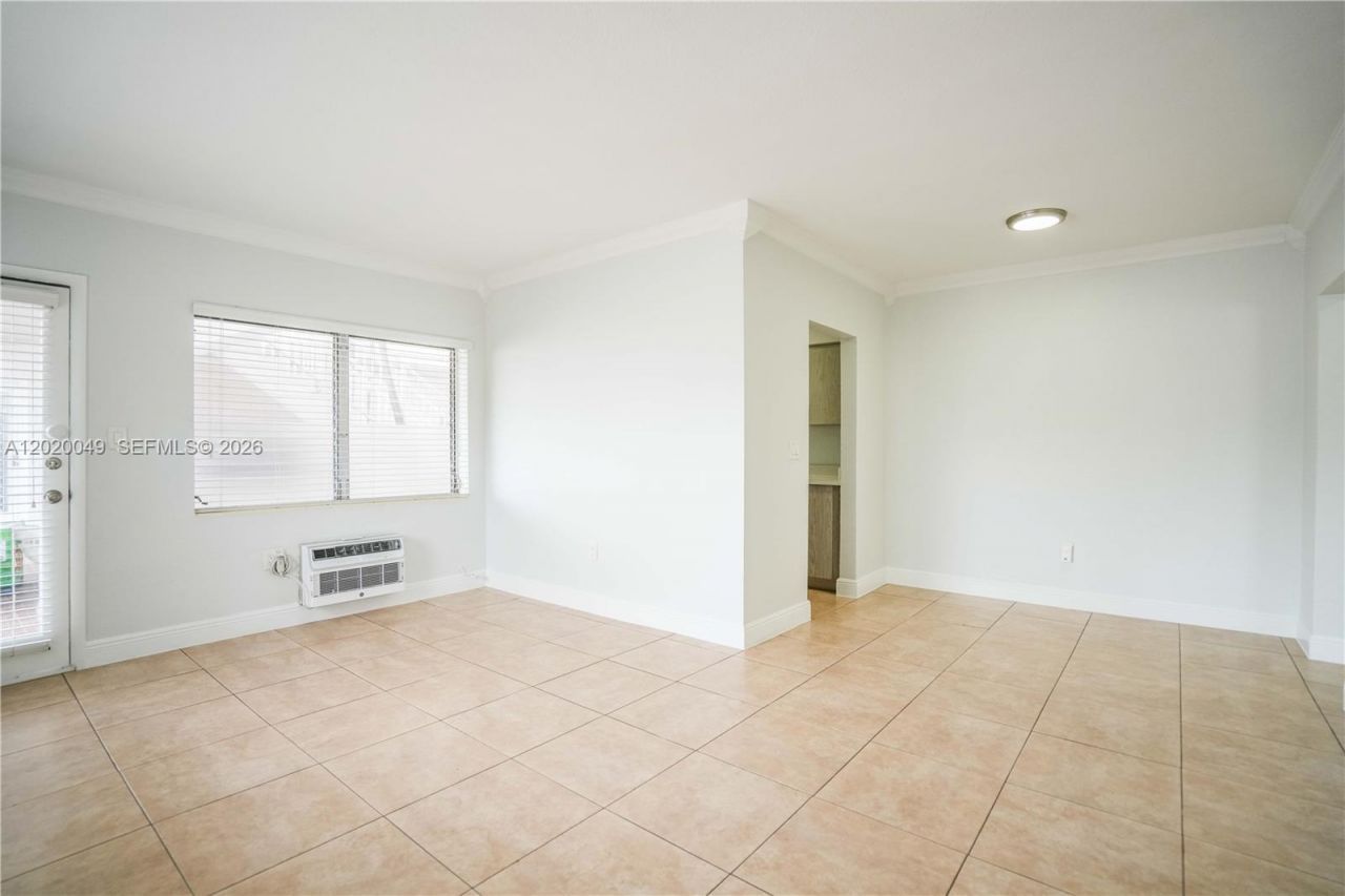 7640 Carlyle Ave, Unit 1A, Miami Beach, FL 33141 Photo