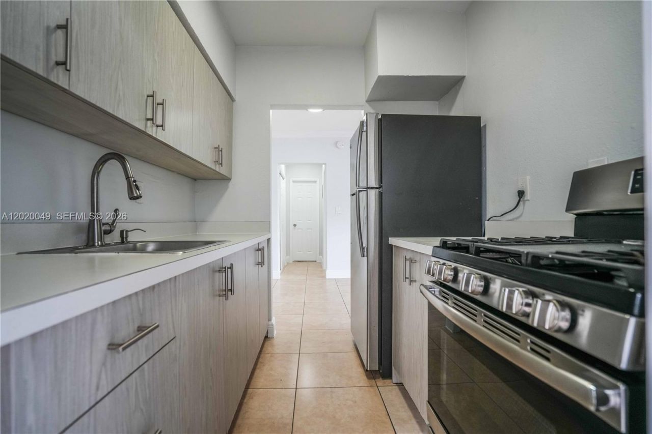 7640 Carlyle Ave, Unit 1A, Miami Beach, FL 33141 Photo
