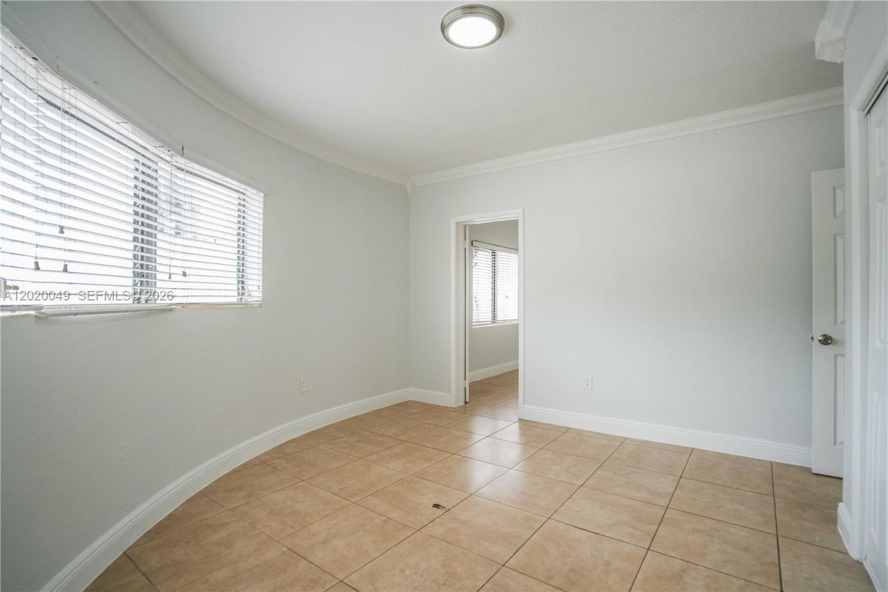 7640 Carlyle Ave, Unit 1A, Miami Beach, FL 33141 Photo