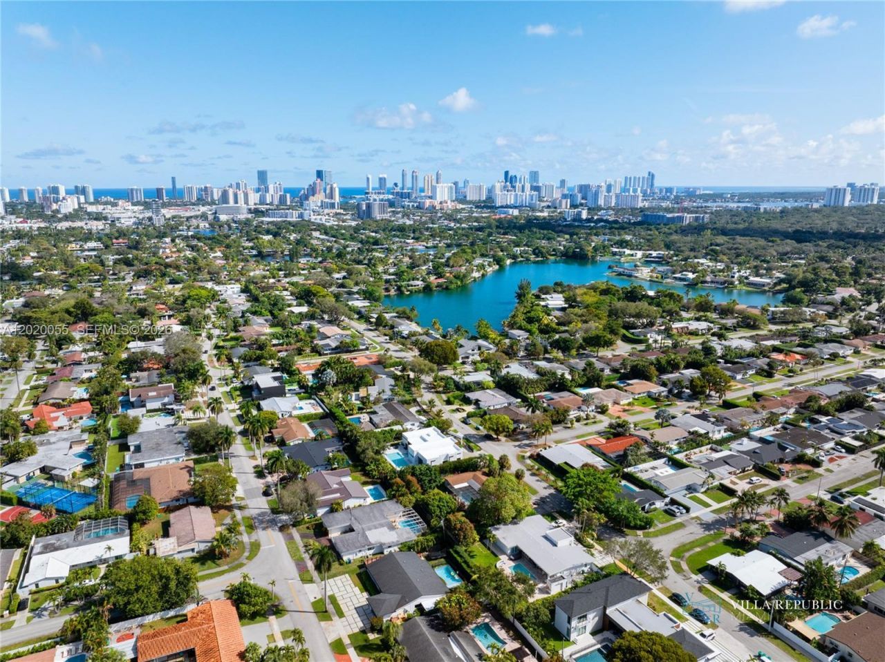 1941 NE 196th Ter , Miami, FL 33179 Photo
