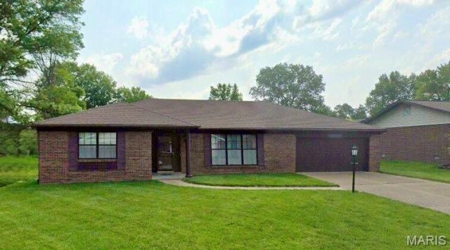 1404 Burlington Station Road, Belleville, IL 62223 Main Photo