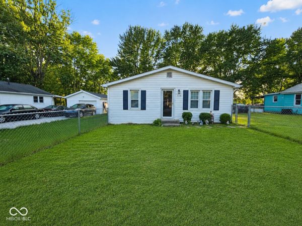 528 Della Road , Columbus, IN 47203