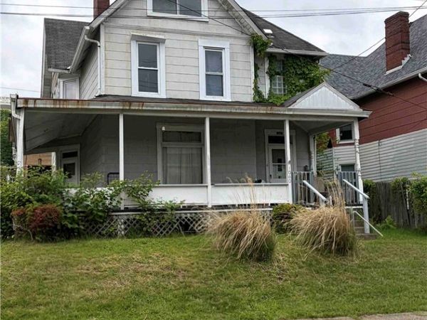 1060 Vance Ave, Coraopolis, PA 15108