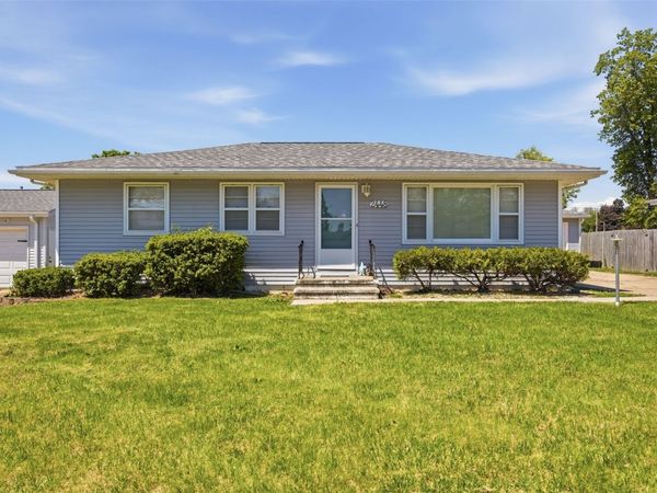 2448 Teresa Drive SW, Cedar Rapids, IA 52404
