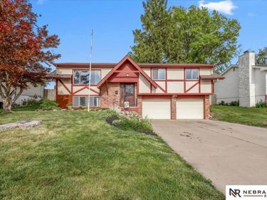 5215 S 91st Street , Omaha, NE 68127