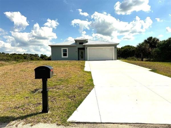 115 Lansing CIR , LABELLE, FL 33935