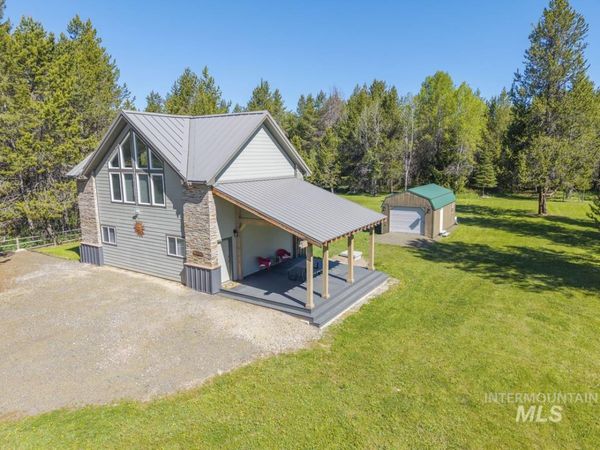 79 Sun Valley Place, Cascade, ID 83611