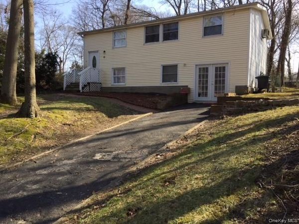 10 Woodchuck Lane , East Setauket, NY 11733