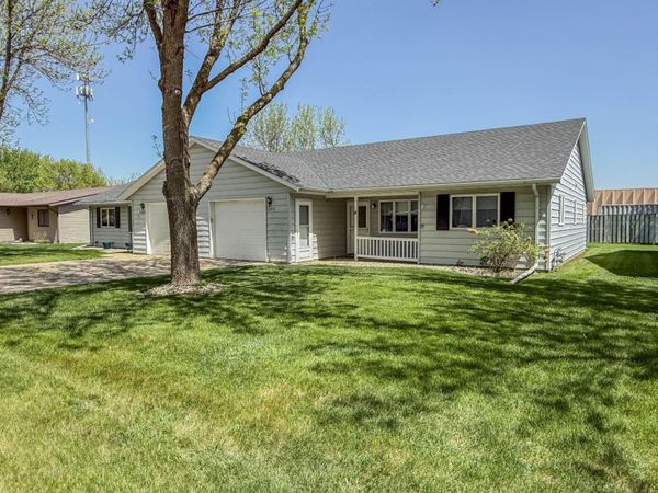 2411 Kenwood Drive SW, Willmar, MN 56201